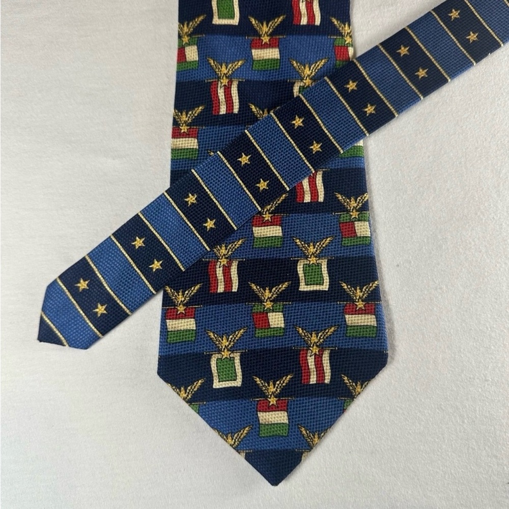 Tommy Hilfiger Silk Tie Navy Eagle Crest American Italian Flag Novelty - Picture 5 of 5